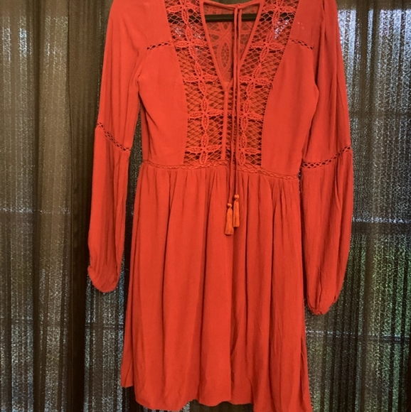 Bebe - Picture 2 of 2